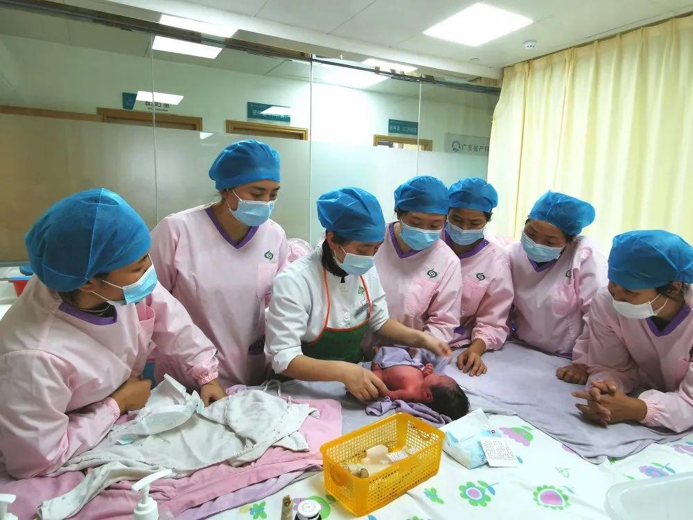 张家界妇婴监护型护送